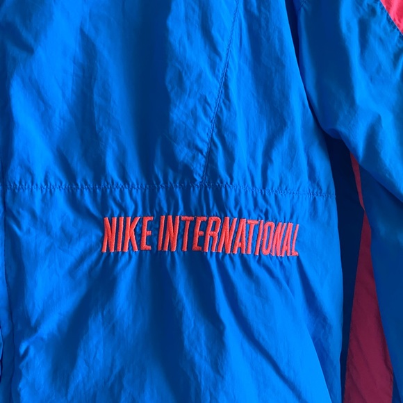 VTG Nike Windbreaker - Picture 7 of 13
